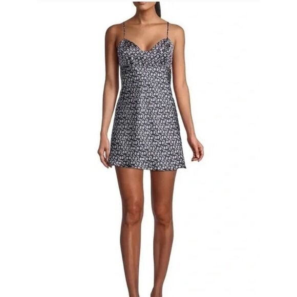 Free People On Our Radar
Slip Dress Navy size XL - Picture 8 of 8